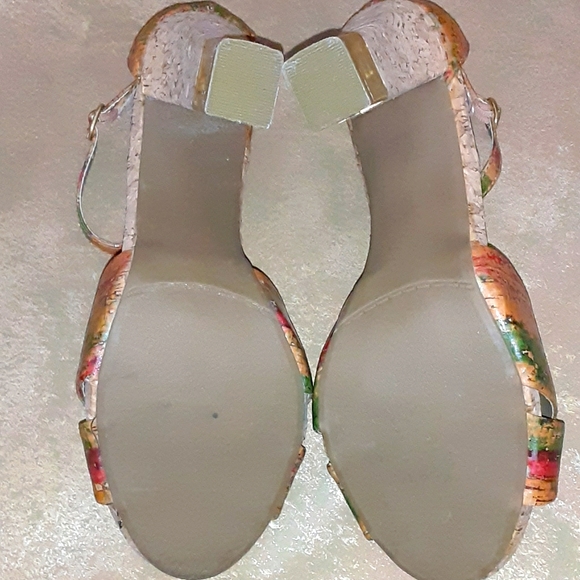 Chunky cork bottom open toe heels - Picture 4 of 5